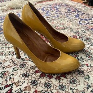 Corso Como “Del” beige Patent Leather Heels